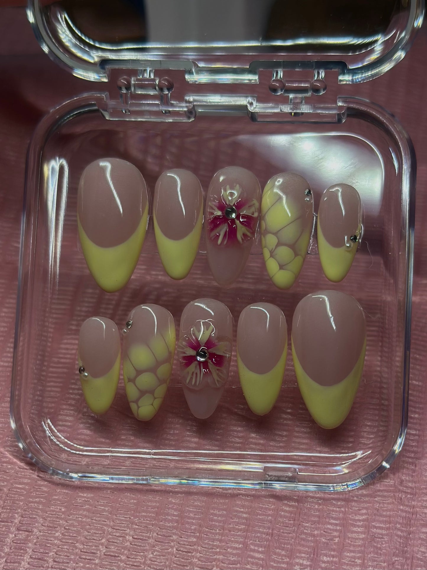 Butter Yellow French Tip Press on Nails | 3D flower | Hand painted, Gel Manicure, , Blooming gel, Reusable Presson Nails, wedding nails