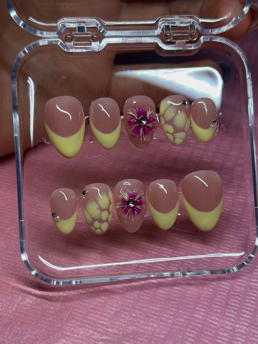 Butter Yellow French Tip Press on Nails | 3D flower | Hand painted, Gel Manicure, , Blooming gel, Reusable Presson Nails, wedding nails