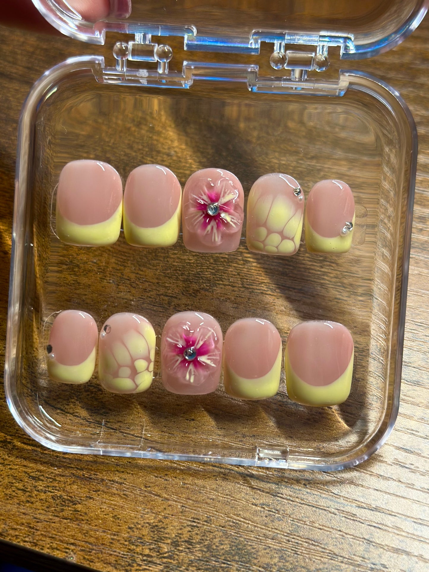 Butter Yellow French Tip Press on Nails | 3D flower | Hand painted, Gel Manicure, , Blooming gel, Reusable Presson Nails, wedding nails