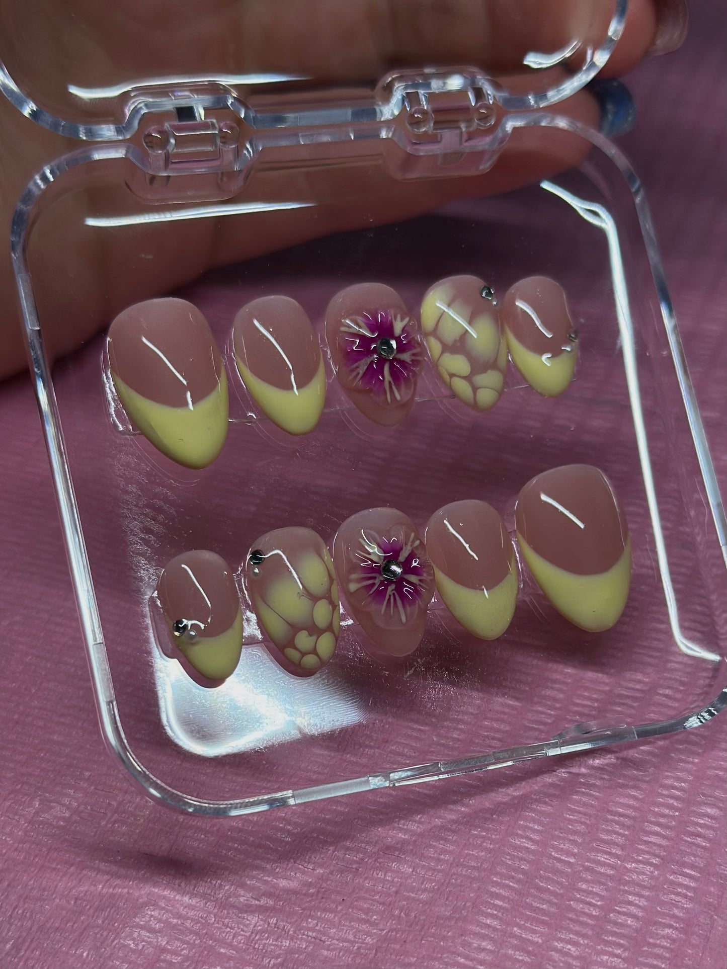 Butter Yellow French Tip Press on Nails | 3D flower | Hand painted, Gel Manicure, , Blooming gel, Reusable Presson Nails, wedding nails